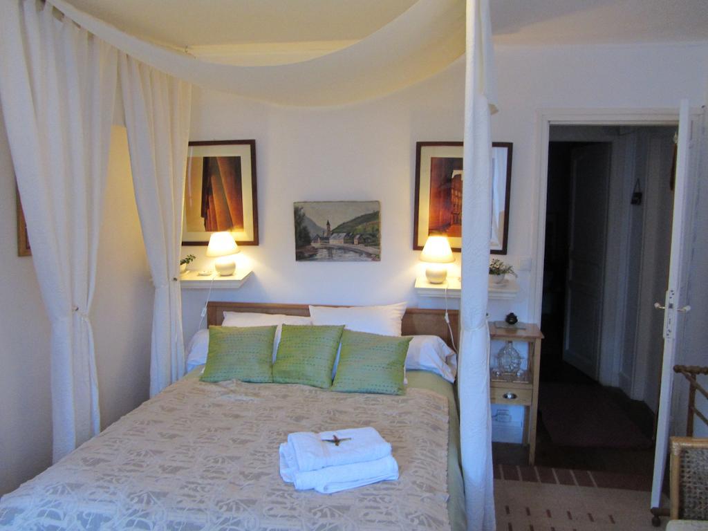 La Maison De Natasha Castillon-en-Couserans Номер фото